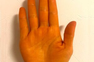 素手でセルフヘナ体験談♪手の平は、想像以上にきれいなオレンジ色に染まりました！